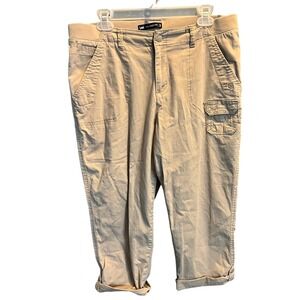Lee Relaxed Fit Cargo Capris Women's Size Medium Beige